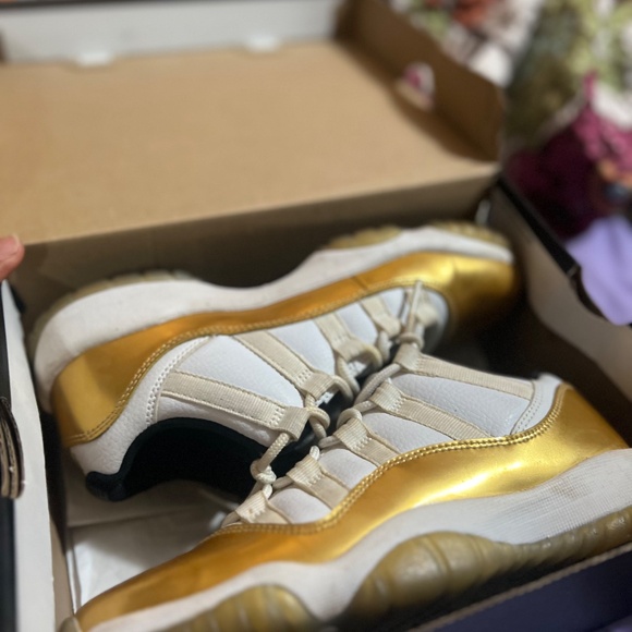Air Jordan 11 Retro Low - Picture 7 of 7